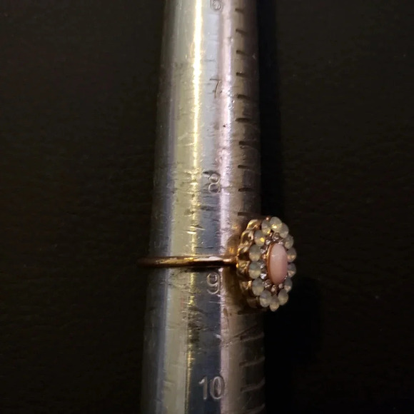 *RING delicate flower,  gold tone - Picture 4 of 4